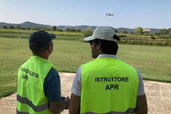 Attestato A.P.R. drone MC VL - Scuola di volo Fly Felix